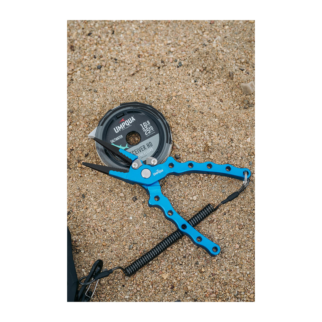 Umpqua RiverRun Big Game Pliers Azure w/Sheath - Madison River Fishing Company