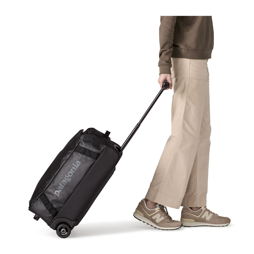 Patagonia Black Hole Wheeled Duffel 40L Black w/Black